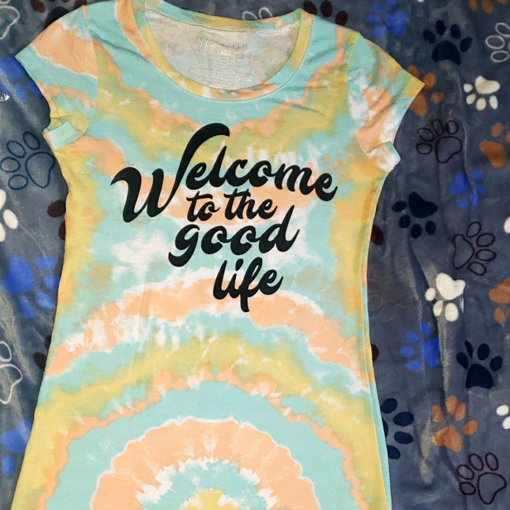 Womens graphic tee size Xsmall